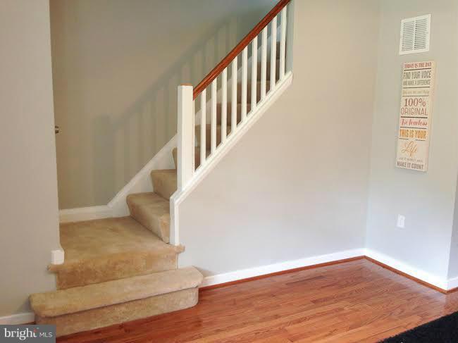 111 Upmanor Road Baltimore, MD 21229 - Photo 8 of 26 Living Room
