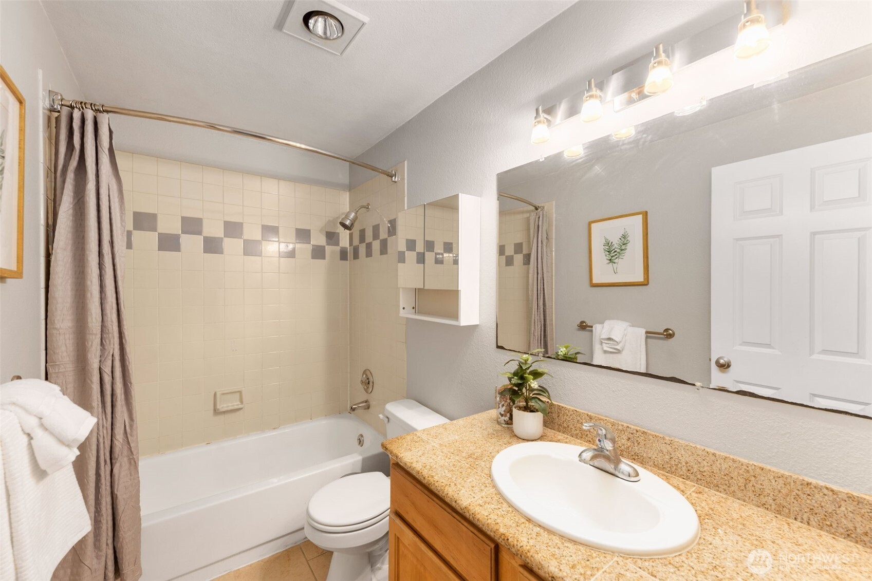 20318 Bothell Everett Highway, Unit A101 Bothell, WA 98012 - Photo 12 of 16