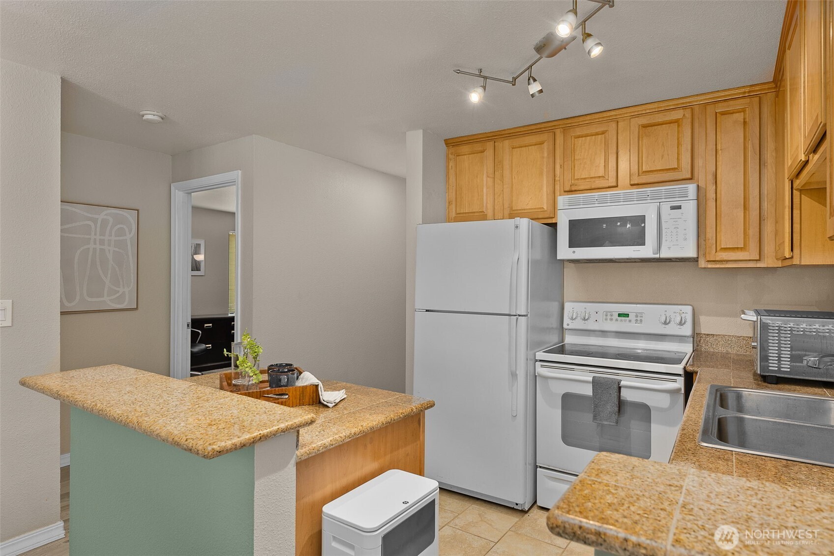 20318 Bothell Everett Highway, Unit A101 Bothell, WA 98012 - Photo 8 of 16