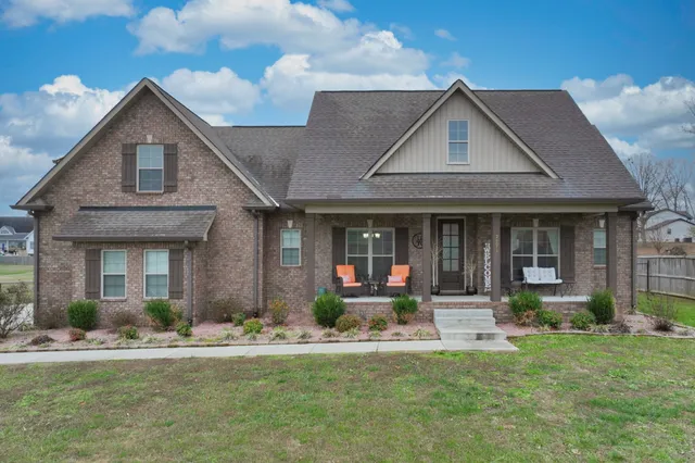 $575,000 | 727 North Russell Street, Portland, TN 37148