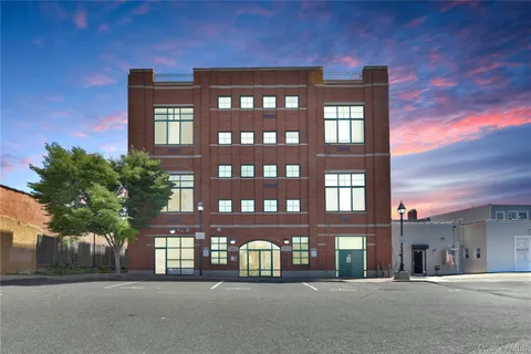 $499,999 | 70 South Main Street, Unit 307PH, Freeport, NY 11520