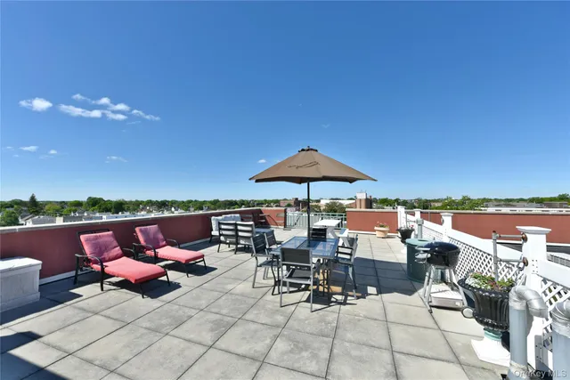 $499,999 | 70 South Main Street, Unit 307PH, Freeport, NY 11520