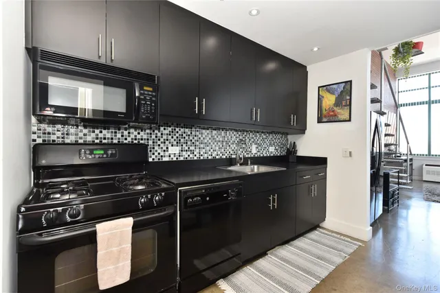 $499,999 | 70 South Main Street, Unit 307PH, Freeport, NY 11520