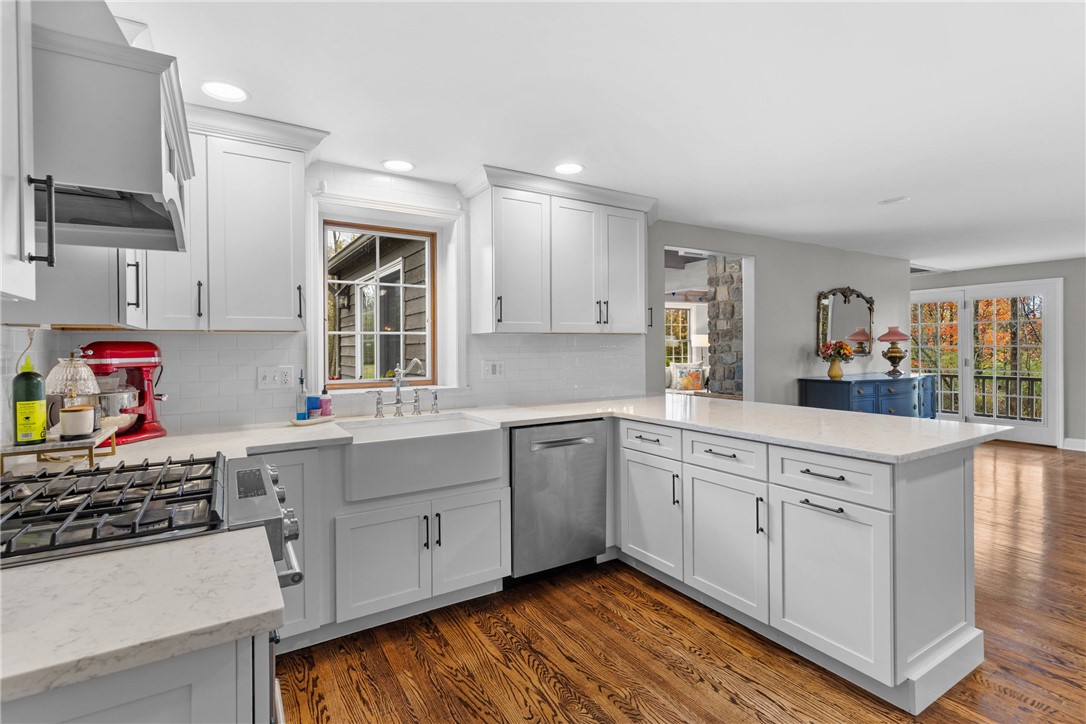 385 Basket Road Webster, NY 14580 - Photo 5 of 37