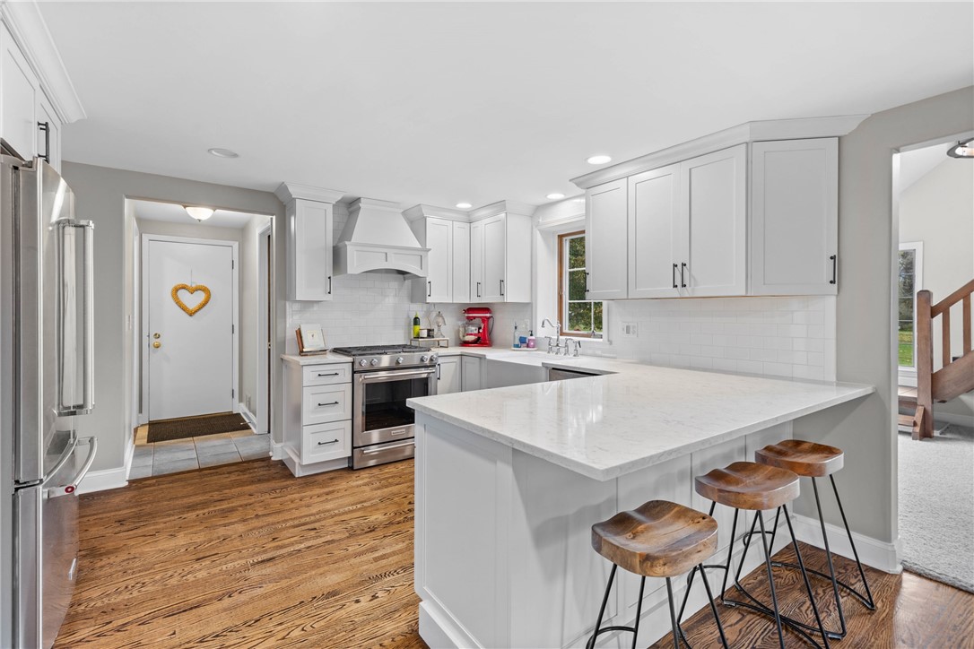 385 Basket Road Webster, NY 14580 - Photo 6 of 37