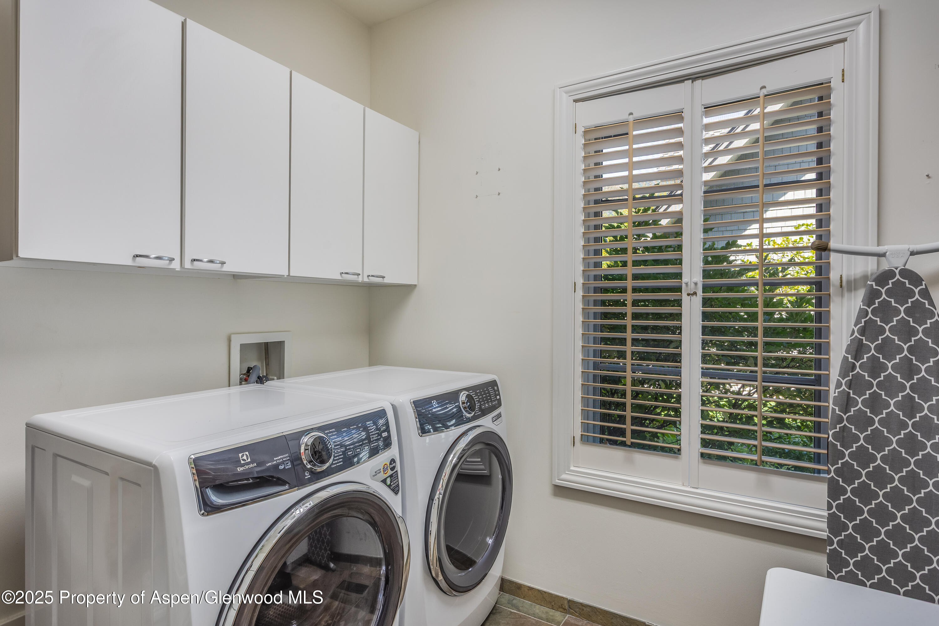 42 Midland Loop Carbondale, CO 81623 - Photo 20 of 51 42 Midland loop - laundry room1