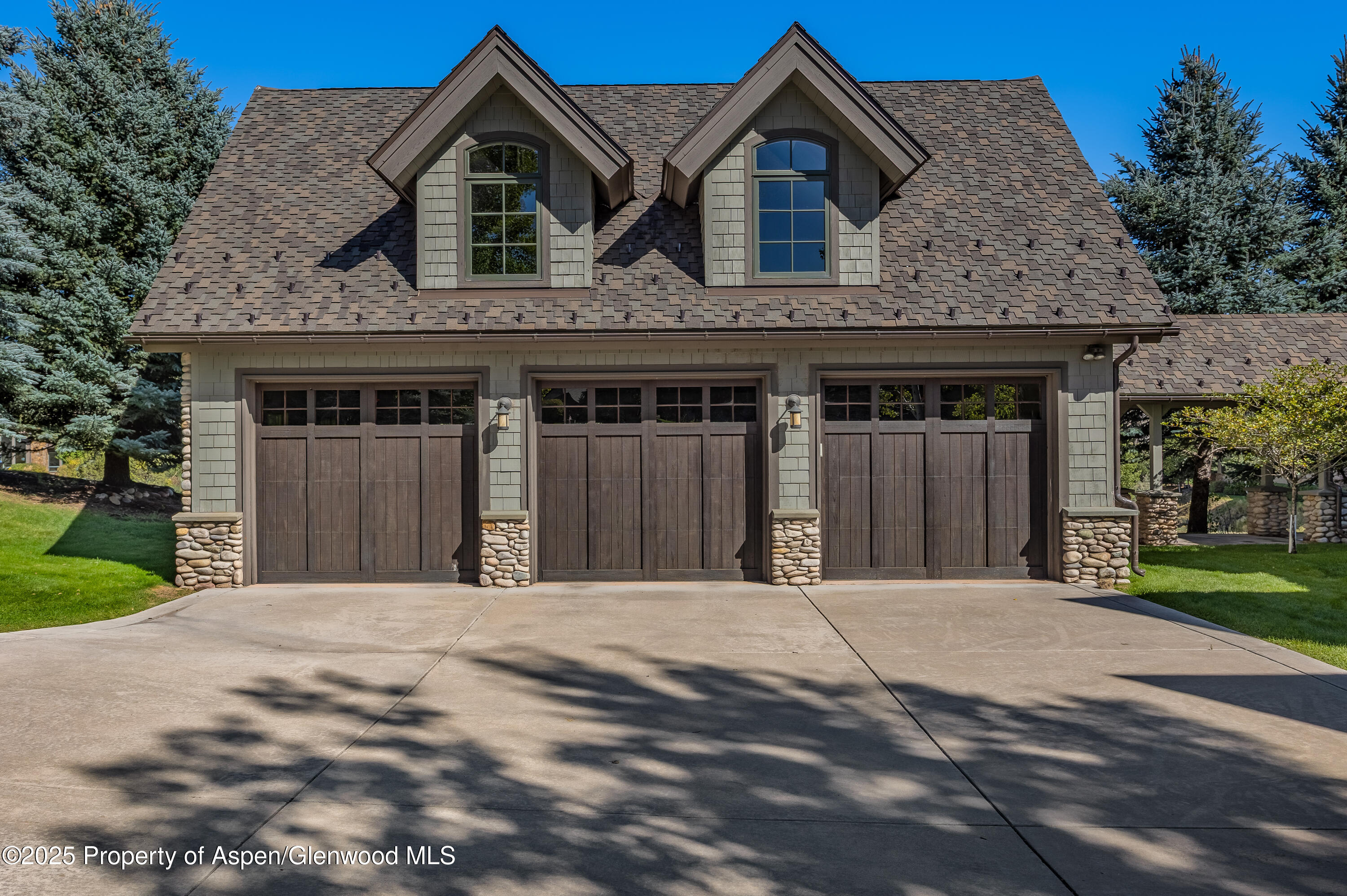 42 Midland Loop Carbondale, CO 81623 - Photo 7 of 51 42 Midland loop - exterior garage1