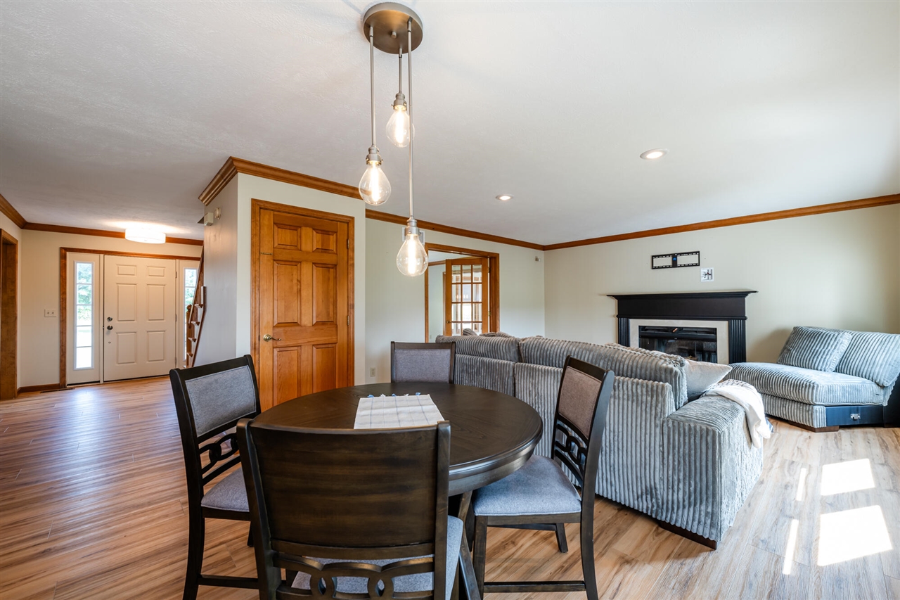 31401 Middle Crossing Road Dowagiac, MI 49047 - Photo 8 of 32