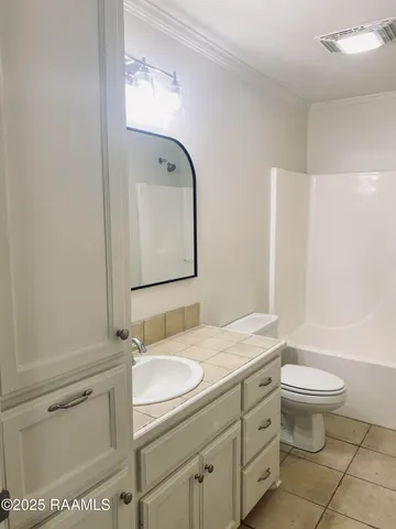 $1,950 | 108 Laguna Lane, Lafayette, LA 70508