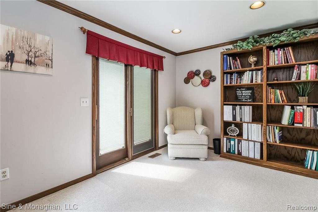 1605 Prestwick Road Grosse Pointe Woods, MI 48236 - Photo 18 of 46