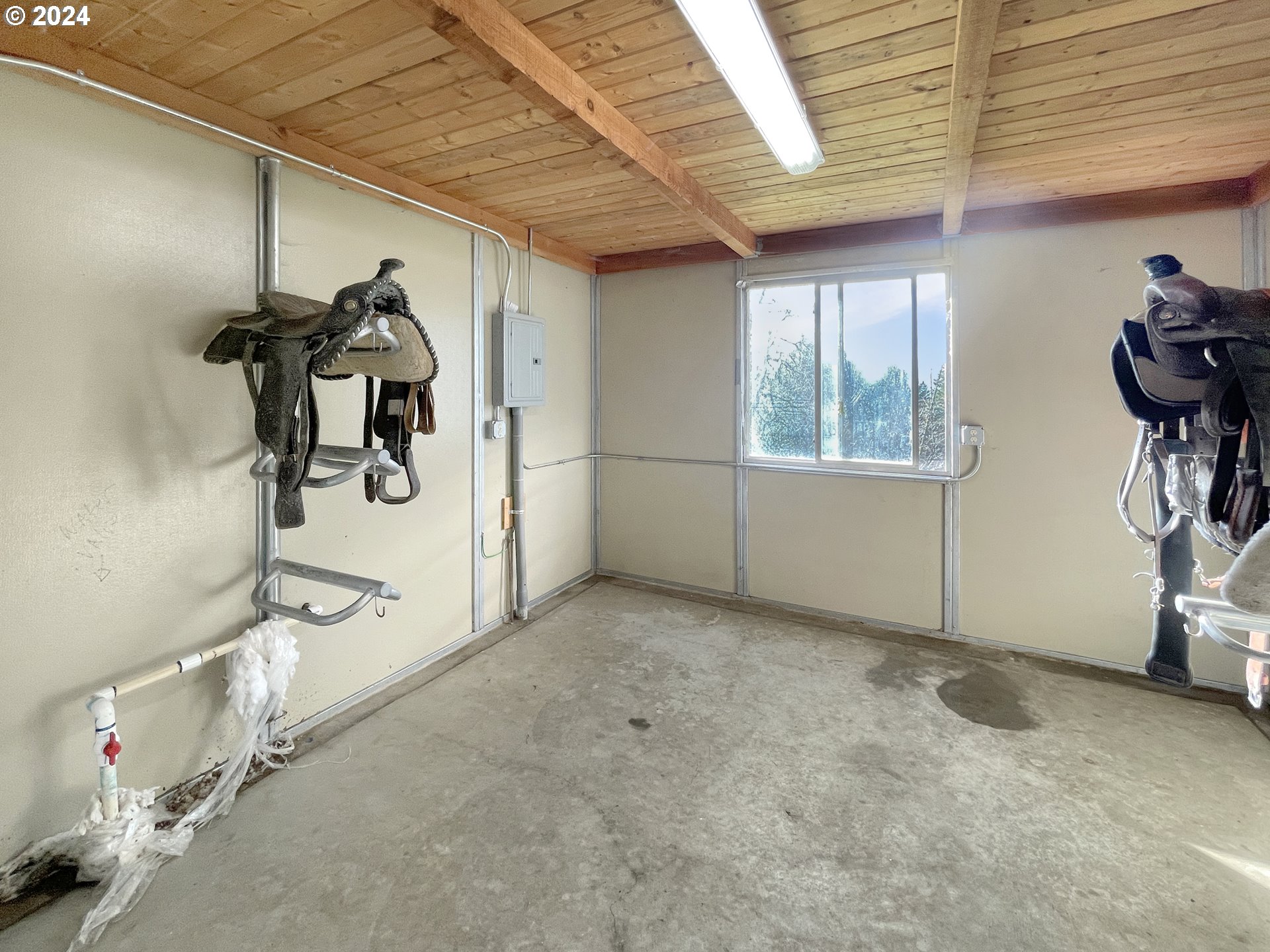 17676 Gardner Ridge Road Brookings, OR 97415 - Photo 32 of 42 a view of a room with gym equipment