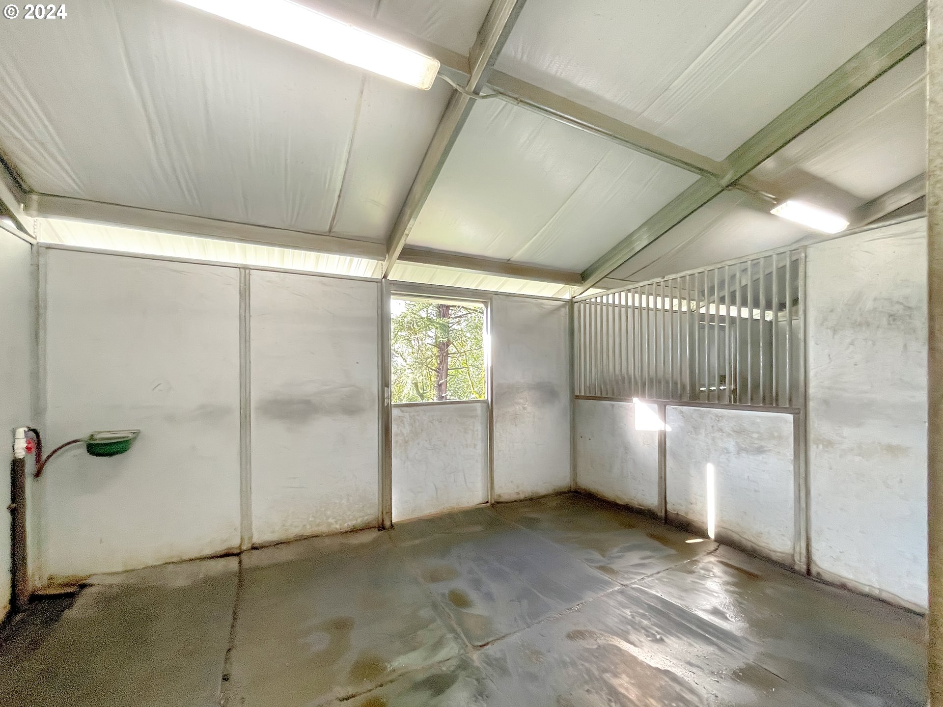 17676 Gardner Ridge Road Brookings, OR 97415 - Photo 34 of 42 a view of a room with window