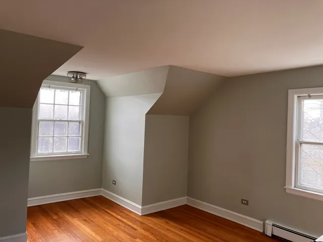 $2,000 | 6550 West Ebinger Drive, Unit 2, Niles, IL 60714