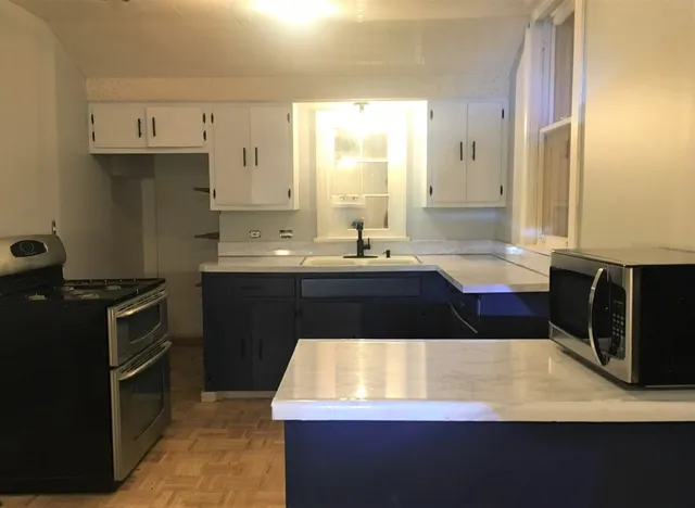 $2,000 | 6550 West Ebinger Drive, Unit 2, Niles, IL 60714