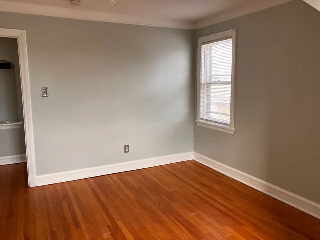 $2,000 | 6550 West Ebinger Drive, Unit 2, Niles, IL 60714