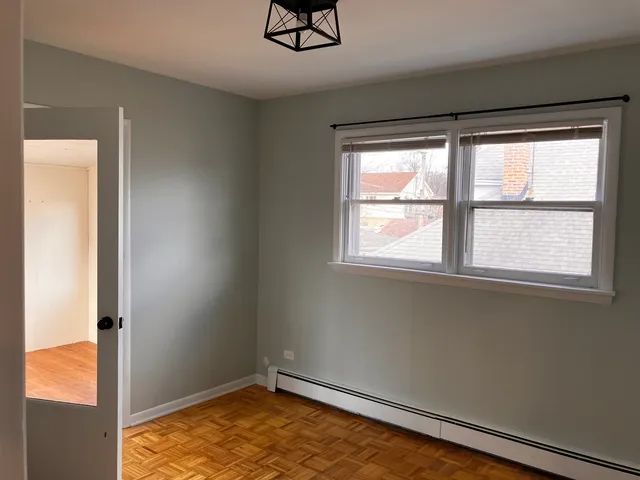 $2,000 | 6550 West Ebinger Drive, Unit 2, Niles, IL 60714