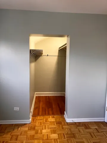 $2,000 | 6550 West Ebinger Drive, Unit 2, Niles, IL 60714