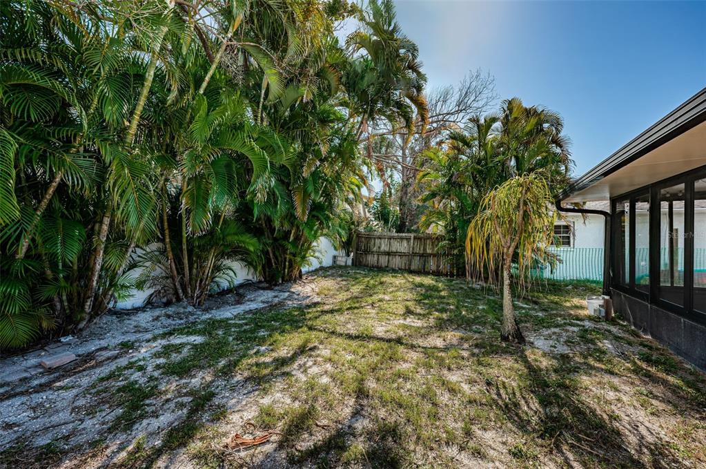 4723 114th Street North Madeira Beach, FL 33708 - Photo 38 of 41 a view of outdoor space and yard