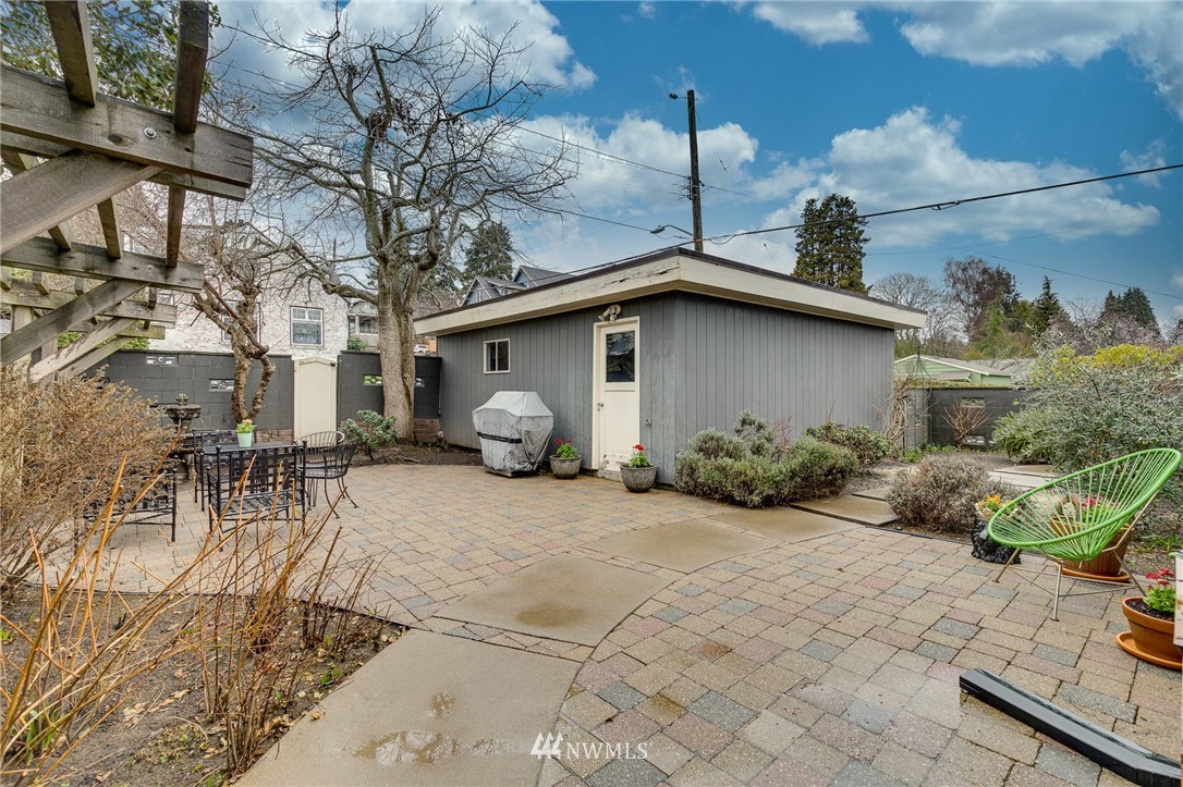 2565 35th Avenue West Seattle, WA 98199 - Photo 27 of 36 a view of a house with backyard