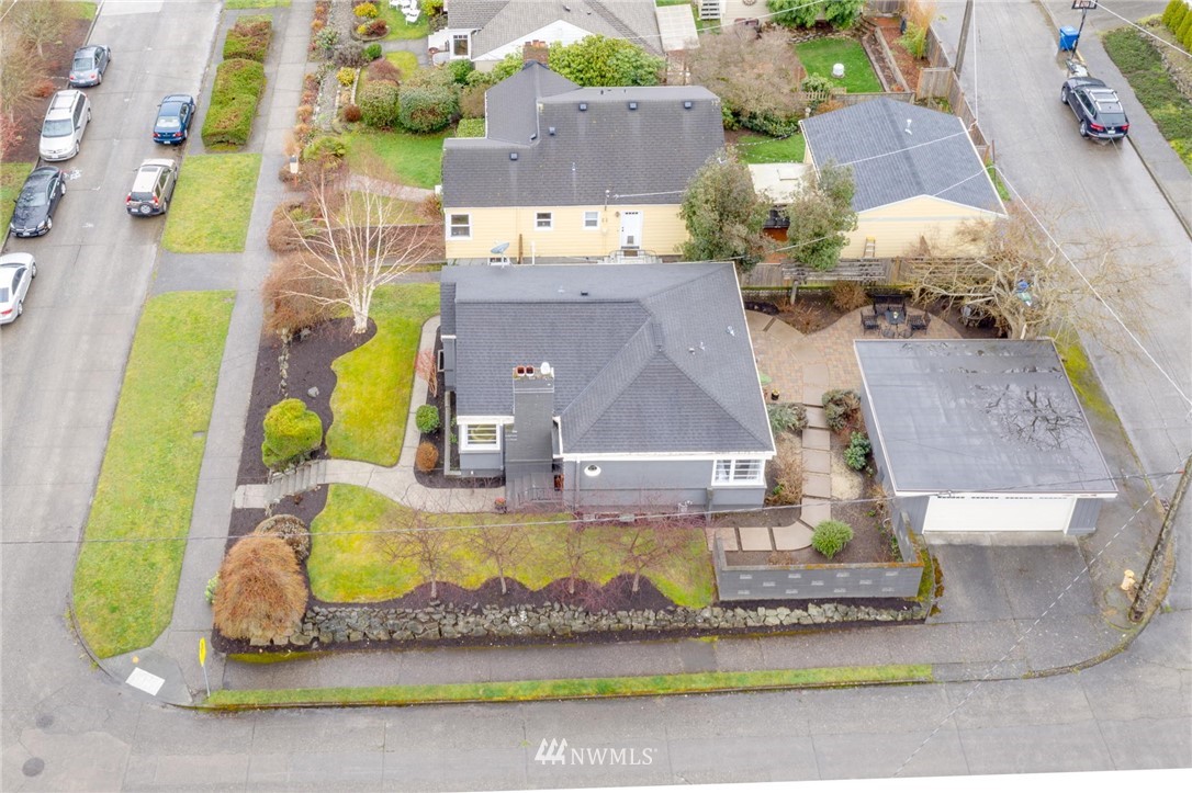 2565 35th Avenue West Seattle, WA 98199 - Photo 33 of 36 an aerial view of a swimming pool