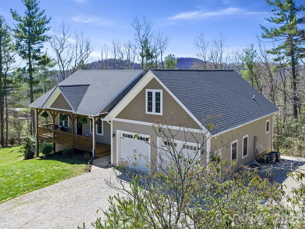 $685,000 | 111 Wipprecht Drive, Spruce Pine, NC 28777