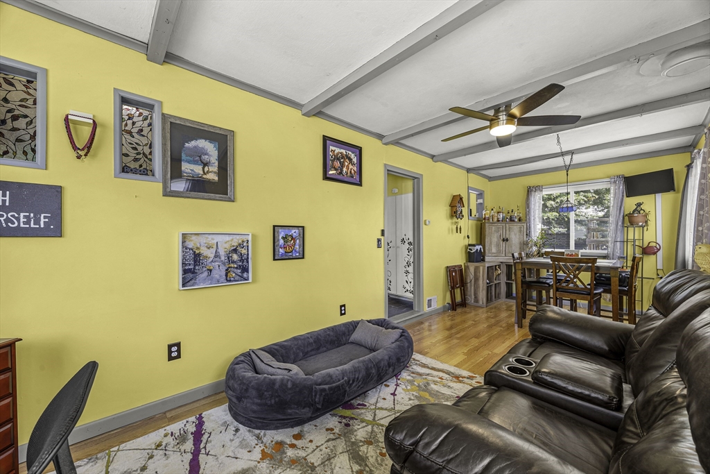 39 Wakefield Street Springfield, MA 01151 - Photo 11 of 28
