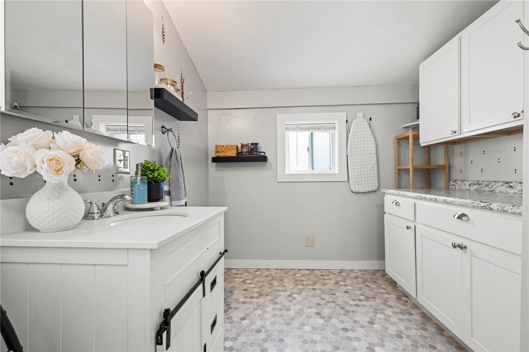 70 Murray Street Mount Morris, NY 14510 - Photo 2 of 31