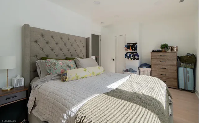 $5,995 | 924 West Wrightwood Avenue, Unit A2, Chicago, IL 60614