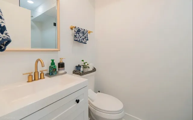 $5,995 | 924 West Wrightwood Avenue, Unit A2, Chicago, IL 60614