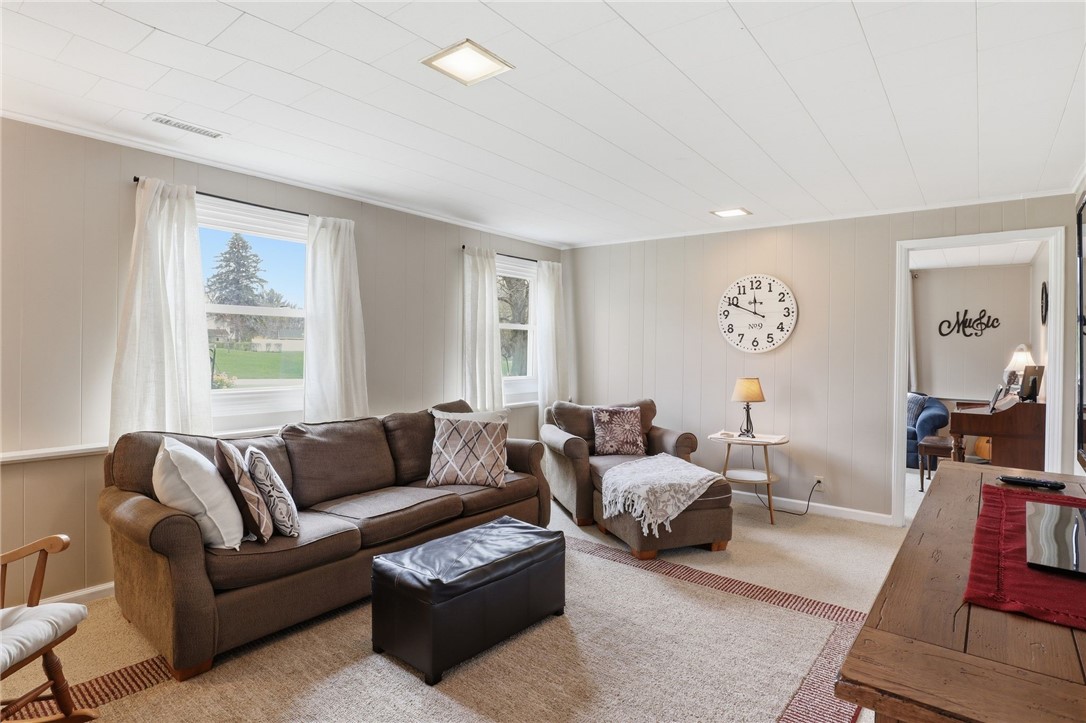 11 Saxony Road Pittsford, NY 14534 - Photo 14 of 50