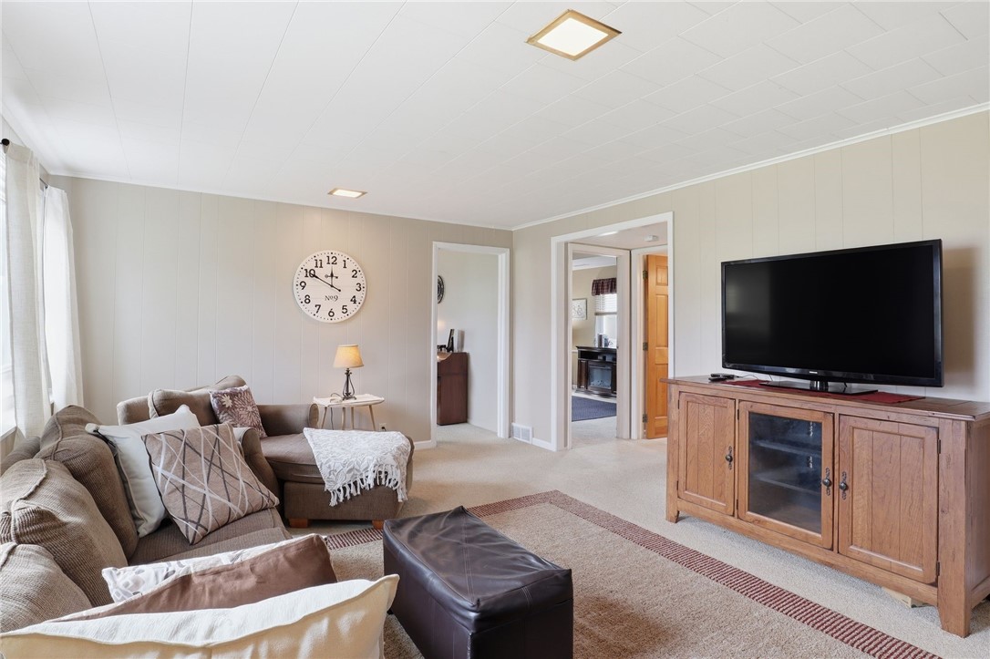 11 Saxony Road Pittsford, NY 14534 - Photo 15 of 50