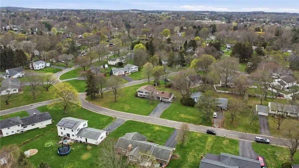 $389,900 | 11 Saxony Road, Pittsford, NY 14534
