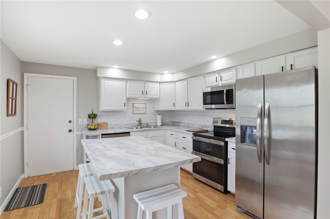 11 Saxony Road Pittsford, NY 14534 - Photo 7 of 50