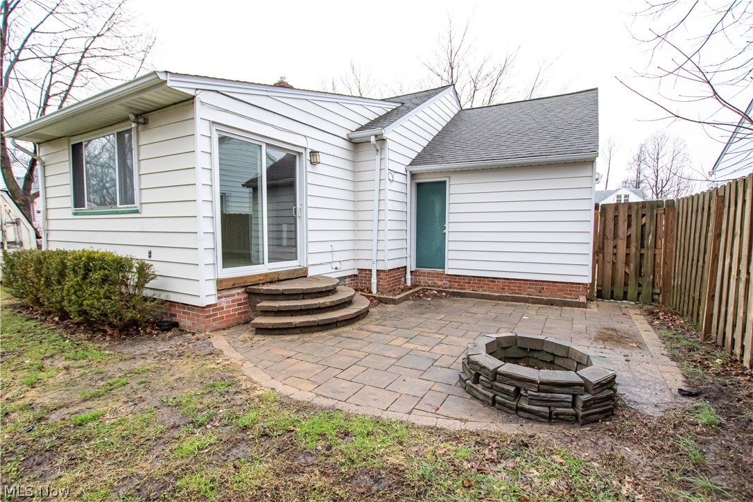 1033 Learidge Road Cleveland, OH 44124 - Photo 33 of 35