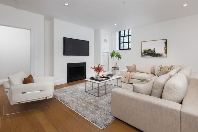 $3,995,000 | 45 Temple Street, Unit 311, Boston, MA 02114