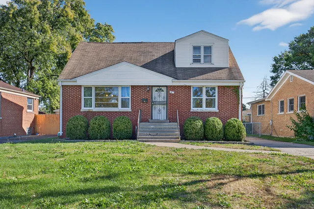 $279,000 | 313 Iroquois Road, Hillside, IL 60162