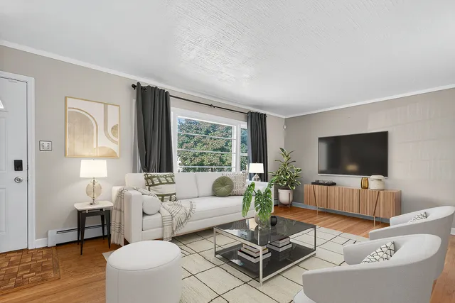 $279,000 | 313 Iroquois Road, Hillside, IL 60162