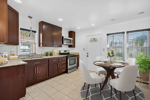 $279,000 | 313 Iroquois Road, Hillside, IL 60162