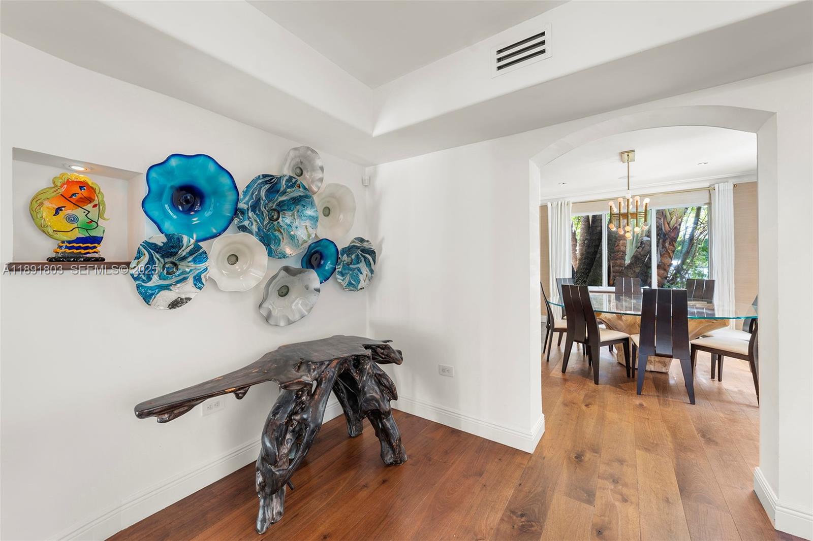 2701 North Bay Road Miami Beach, FL 33140 - Photo 11 of 38