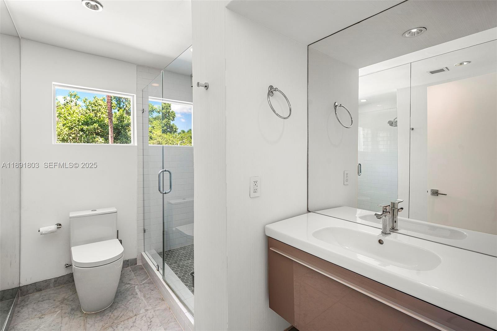 2701 North Bay Road Miami Beach, FL 33140 - Photo 30 of 38