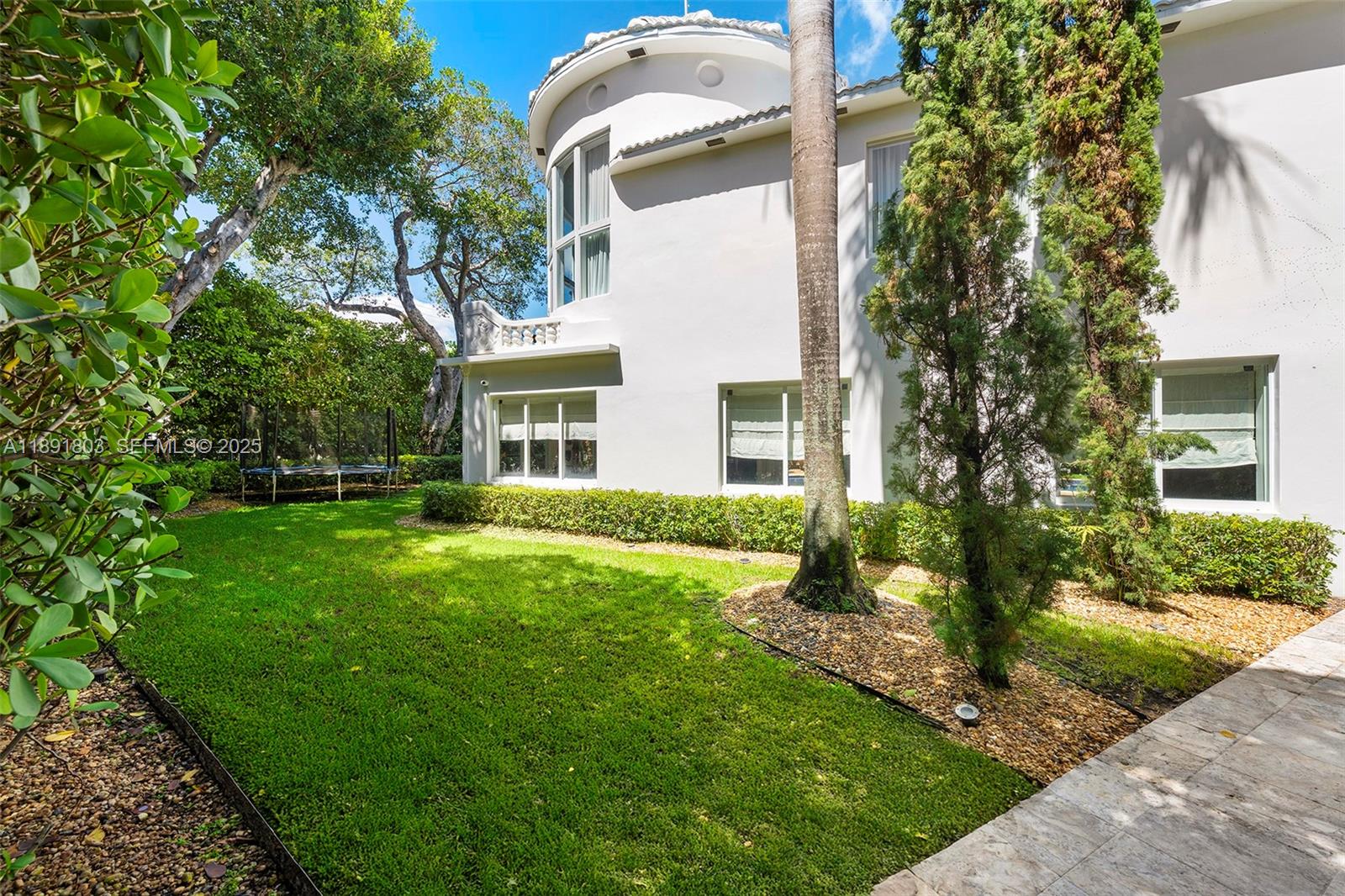 2701 North Bay Road Miami Beach, FL 33140 - Photo 36 of 38