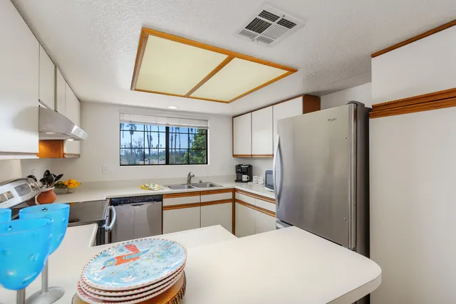 $319,000 | 505 South Farrell Drive, Unit Q104, Palm Springs, CA 92264