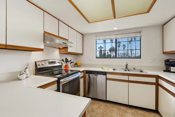 $309,000 | 505 South Farrell Drive, Unit Q104, Palm Springs, CA 92264