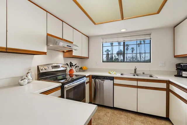 $319,000 | 505 South Farrell Drive, Unit Q104, Palm Springs, CA 92264