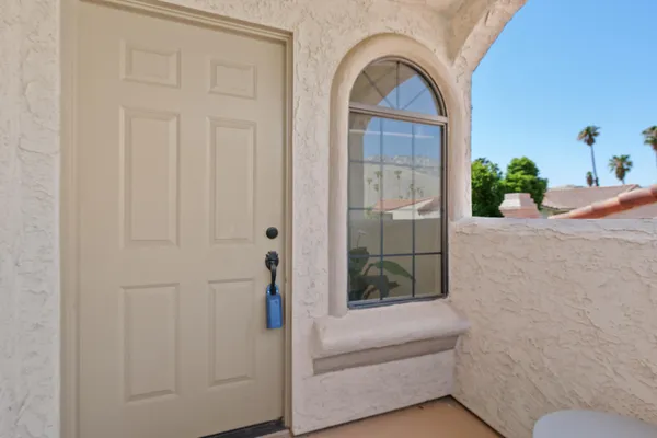 $309,000 | 505 South Farrell Drive, Unit Q104, Palm Springs, CA 92264