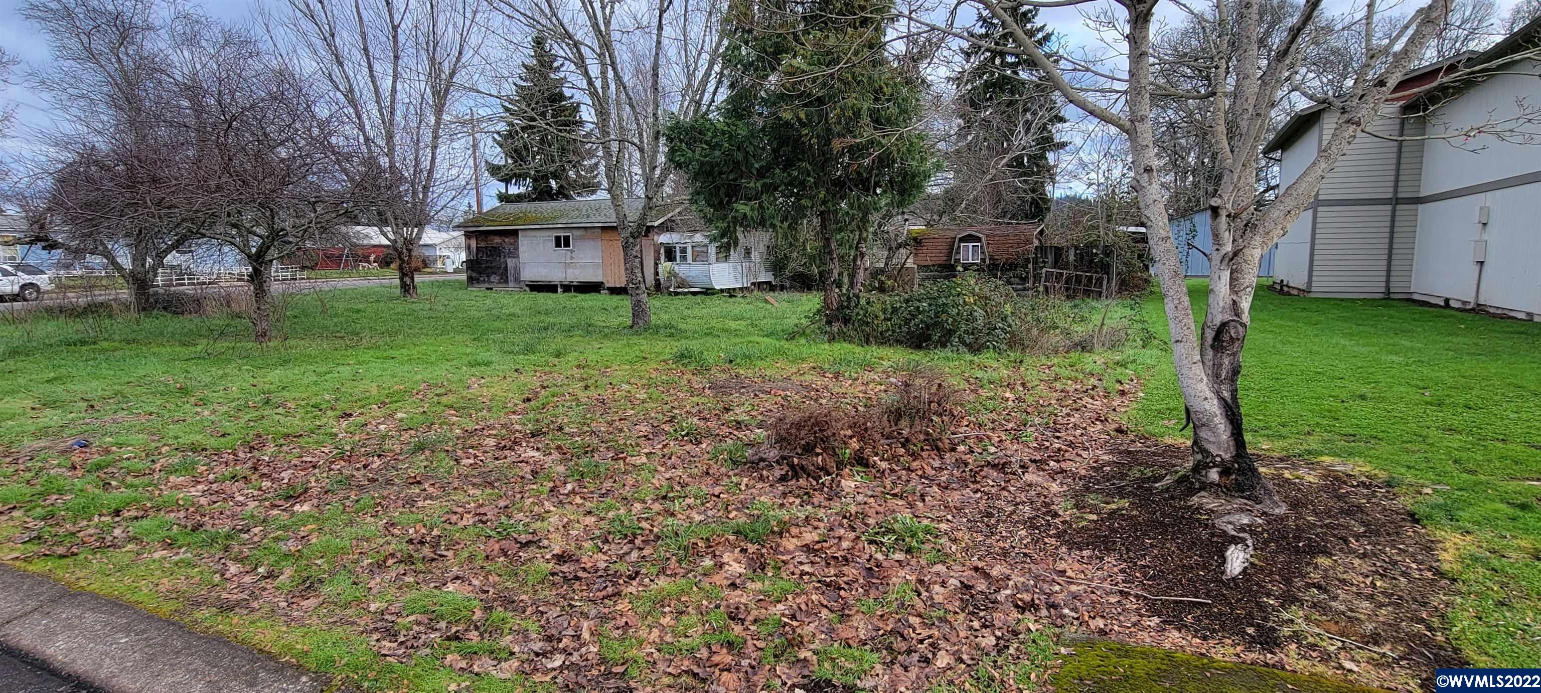 590 Walker Road Lebanon, OR 97355 - Photo 2 of 7 Gallery Image 2