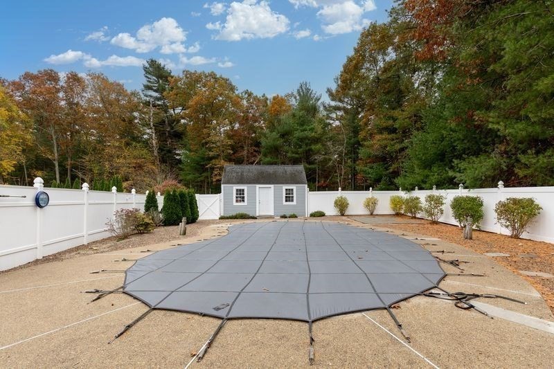 242 Hedges Pond Road Plymouth, MA 02360 - Photo 34 of 38 a view of a house with sitting area