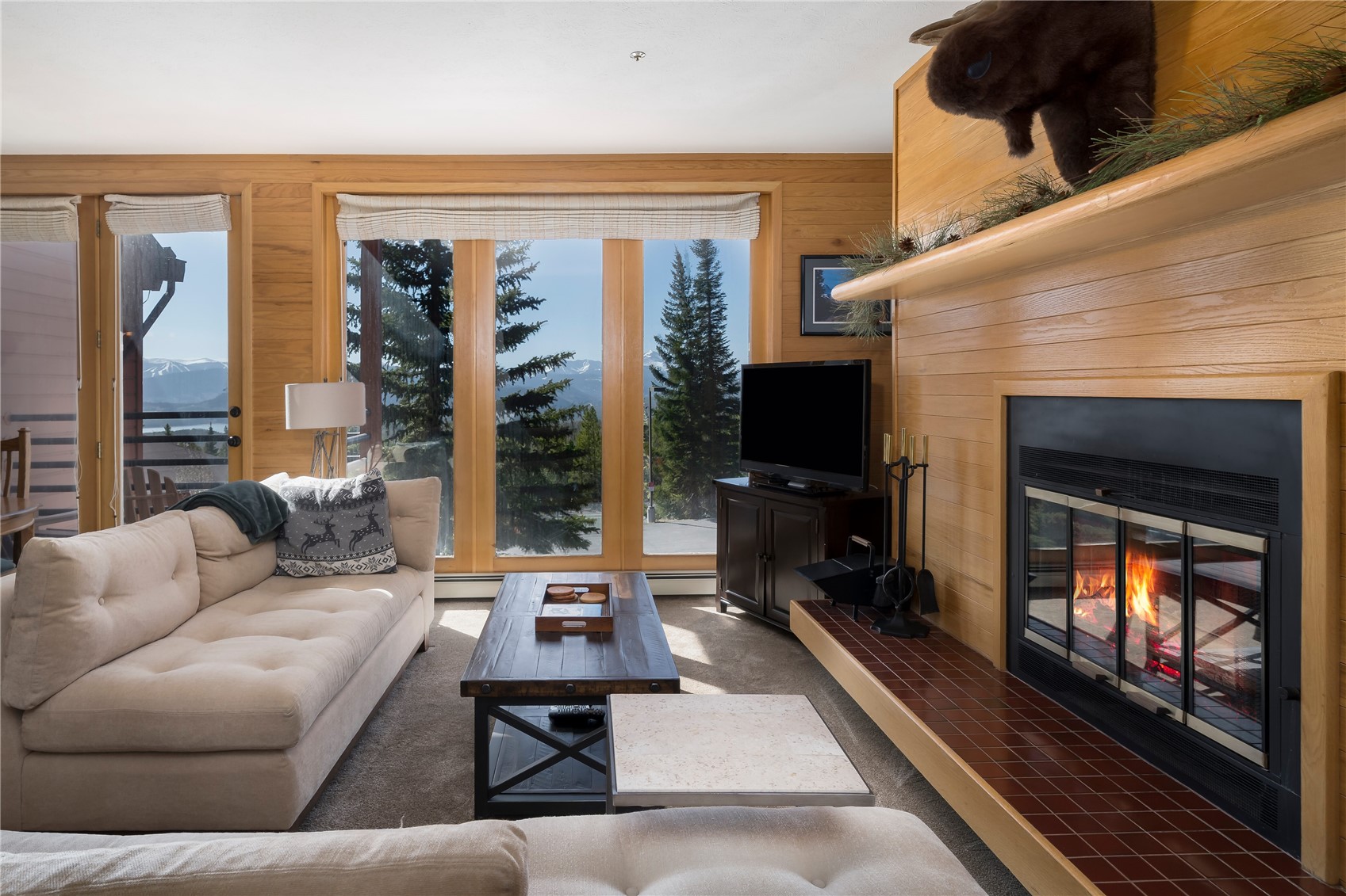 91400 Ryan Gulch Road, Unit 413 Silverthorne, CO 80498 - Photo 6 of 35 Gallery Image 6