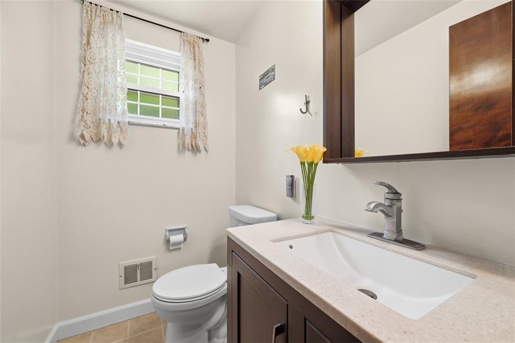 122 Grove Hill Road Baden, PA 15005 - Photo 19 of 49 Half-Main Level