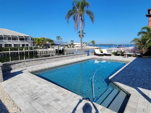 $4,000 | 3616 Royal Palm Drive, Bradenton, FL 34210